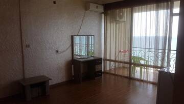 Фото номера Улучшенный трехместный номер с видом на море Отель Hotel Kvariati Nugo г. Квариати 8