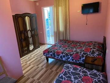Фото номера Трехместный номер с душем Гостевой дом Beliy Dom г. Квариати 13