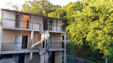 Фото номера Трехместный номер с основными удобствами Гостевой дом Guest House 118 г. Квариати 2