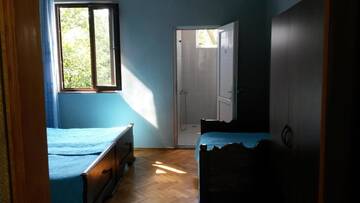 Фото номера Трехместный номер с основными удобствами Гостевой дом Guest House 118 г. Квариати 6