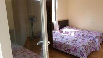 Фото номера Трехместный номер с основными удобствами Гостевой дом Guest House 118 г. Квариати 8