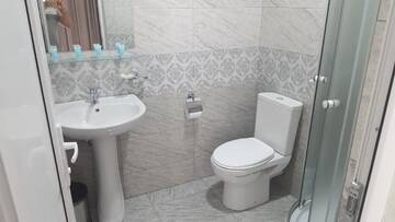 Фото номера Улучшенный двухместный номер с 2 отдельными кроватями и видом на сад Отель Hotel Del Mar г. Квариати 3