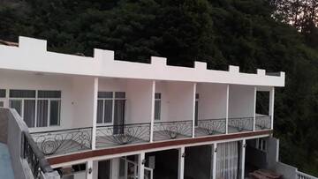 Фото номера Трехместный номер с видом на море Гостевой дом Goga1 Guest House г. Квариати 6