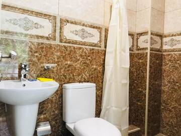 Фото номера Улучшенный двухместный номер с 1 кроватью или 2 отдельными кроватями и видом на море Отель GIORGI kvariati г. Квариати 4